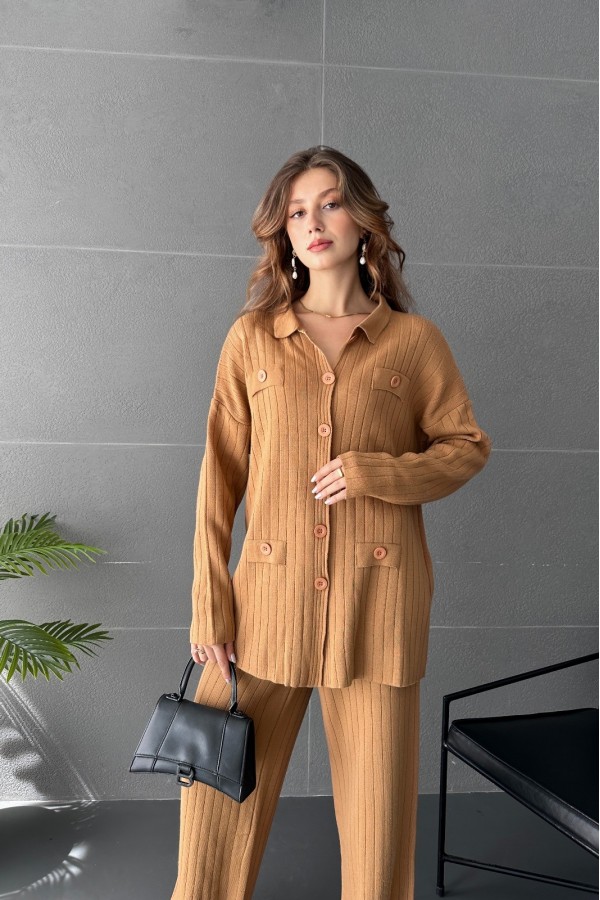 Düğme Detaylı Fitilli 2\&apos;Li Triko Takım