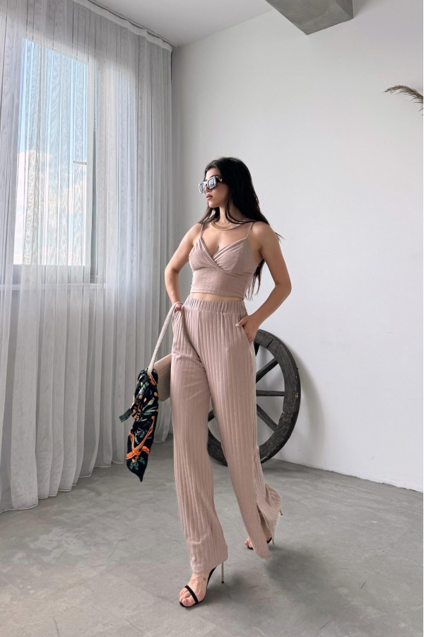 İp Askılı Crop Bluz Ve YIrtmaç Detaylı Pantolon İkili Takım